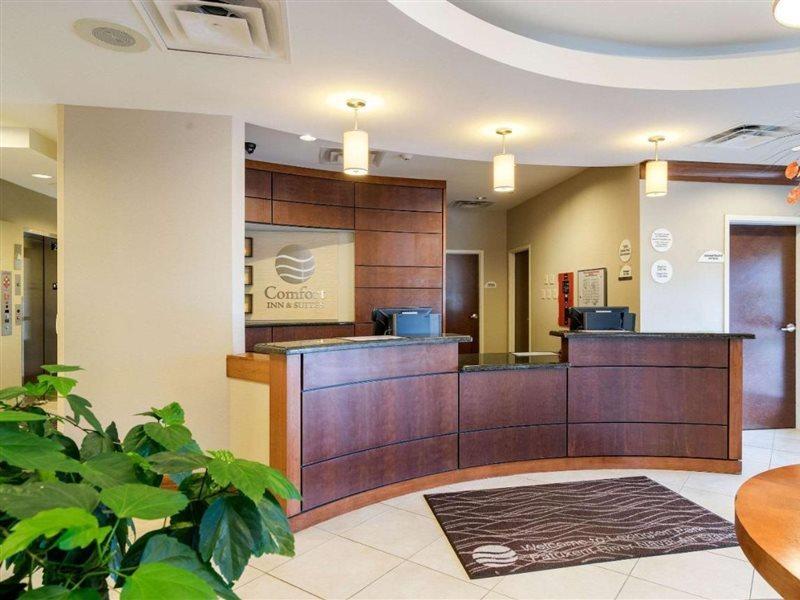 Comfort Inn & Suites Лексингтон-Парк Экстерьер фото