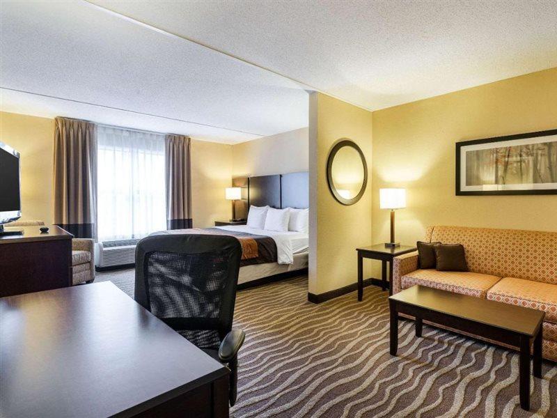 Comfort Inn & Suites Лексингтон-Парк Экстерьер фото