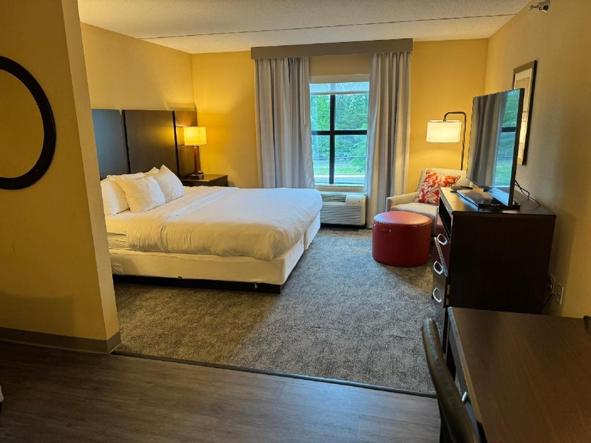 Comfort Inn & Suites Лексингтон-Парк Экстерьер фото