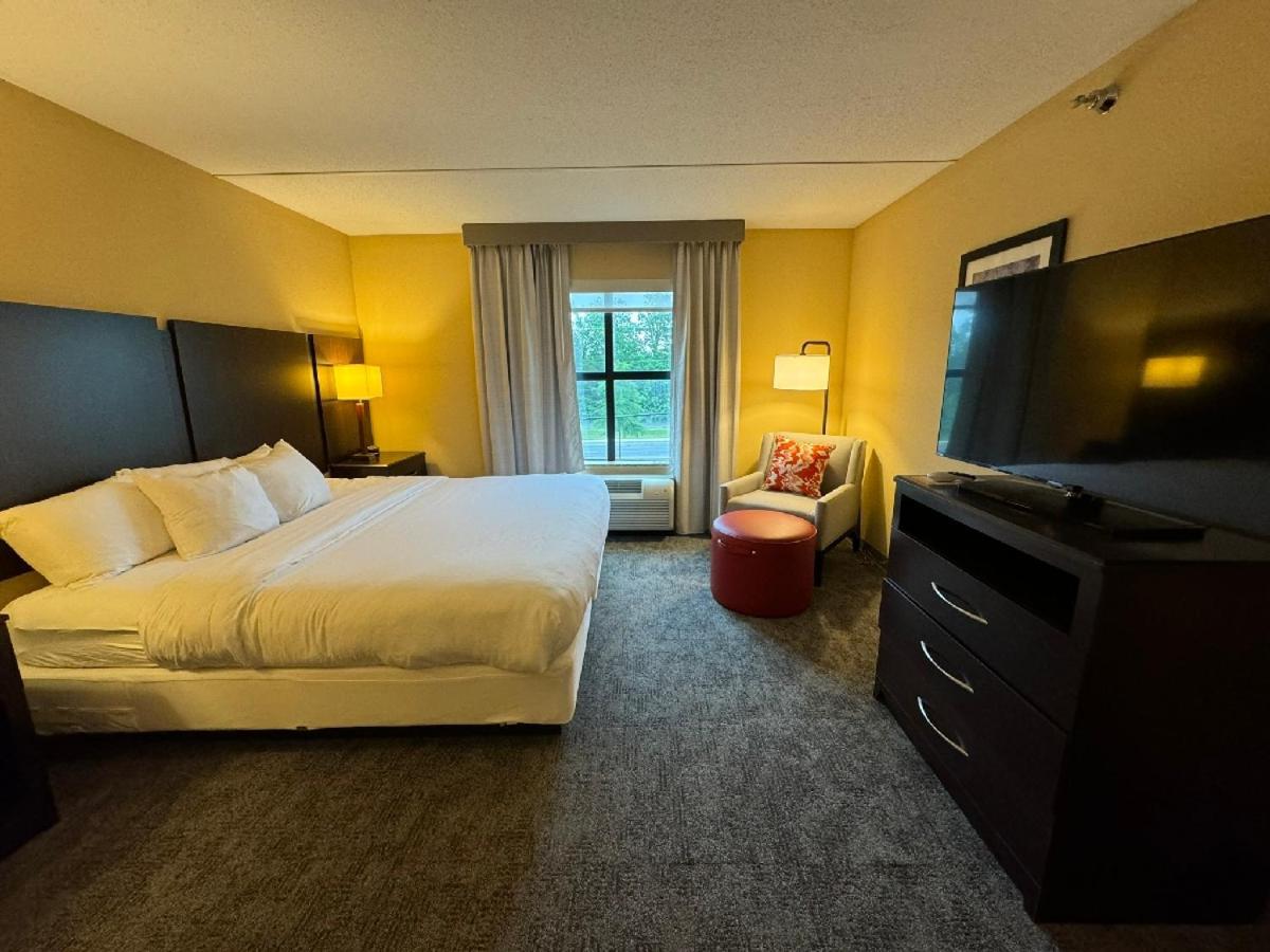 Comfort Inn & Suites Лексингтон-Парк Экстерьер фото