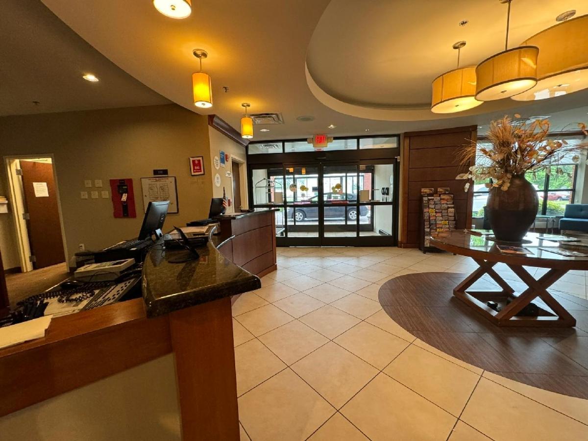 Comfort Inn & Suites Лексингтон-Парк Экстерьер фото