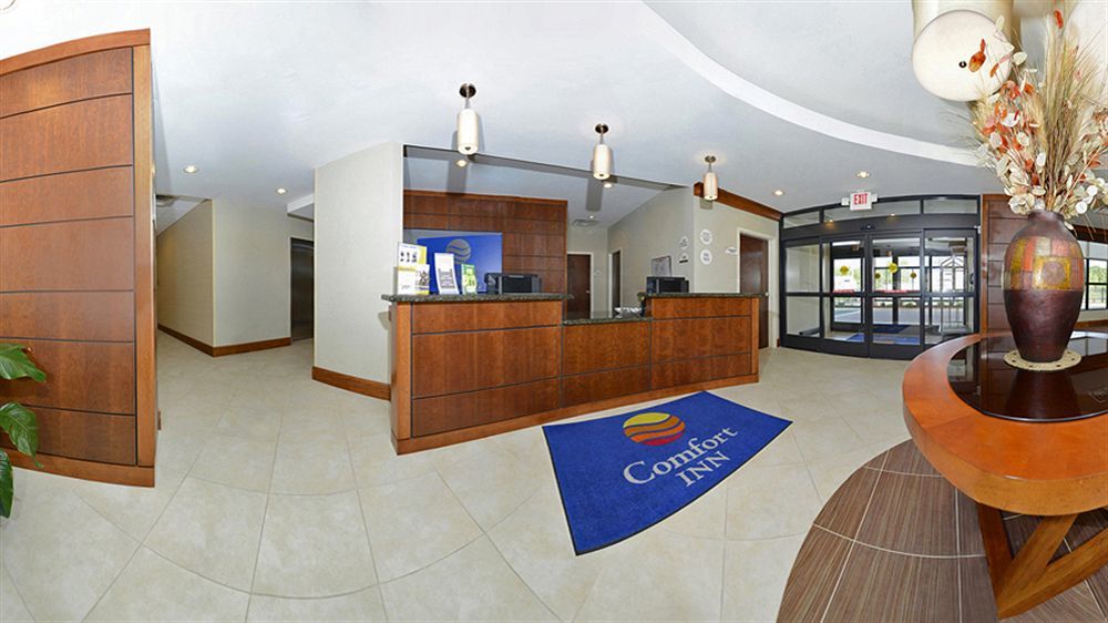 Comfort Inn & Suites Лексингтон-Парк Экстерьер фото